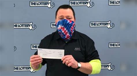 Thats A Lot Of Dough Mass Man Wins 1m Lotto Prize While Picking Up Pizza Boston News