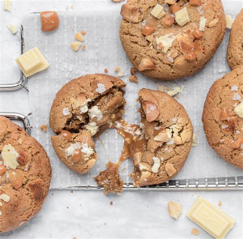 Galletas De Caramelo Con Macadamia Y Chocolate Blanco La Hogazana