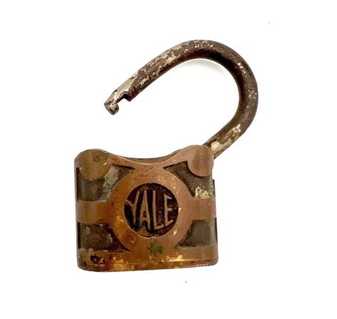 VINTAGE YALE TOWNE Mfg Co Brass Padlock No Key 8 30 PicClick UK