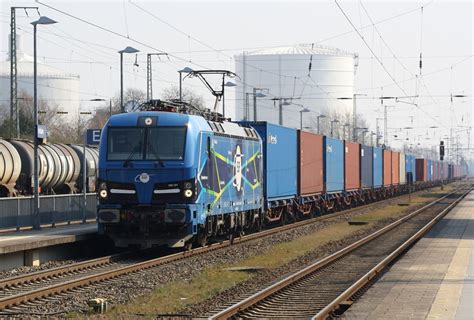 192 001 wartet auf neue Aufgaben in Köln Kalk am 18 06 2019 Bahnbilder de