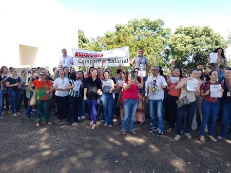 Servidores Do Judiciário Protestam Contra Reajuste De 6 E Ameaçam