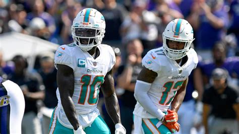 A Look At The Nfl S Top Highest Paid Wide Receivers As Dolphins