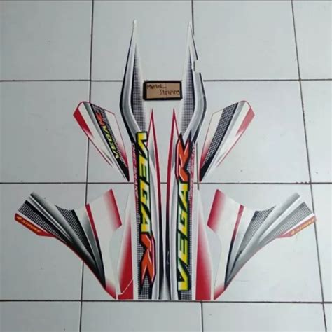 STIKER STRIPING LES LIS BODY MOTOR VEGA R LAMA TAHUN 2004 2005 PUTIH