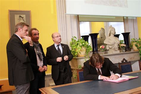 Palais Culturel Et Sportif Hier Matin Dans La Salle Du Conseil De L