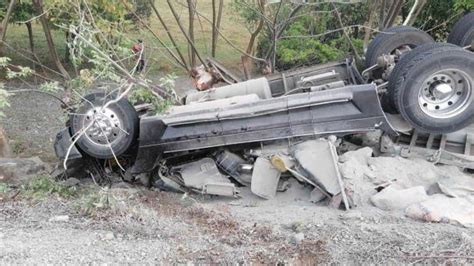 Vuelca Tr Iler En Playa Vicente Chofer Pierde La Vida