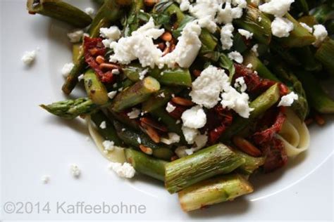 Veggie Tag Tagliatelle Mit Spargel Und Getrockneten Tomaten Kaffeebohne