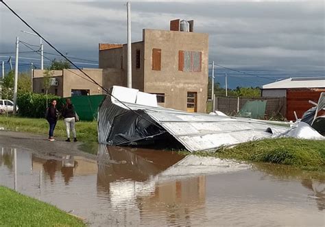 Temporal en AMBA murió una mujer inundaciones y voladura de techos