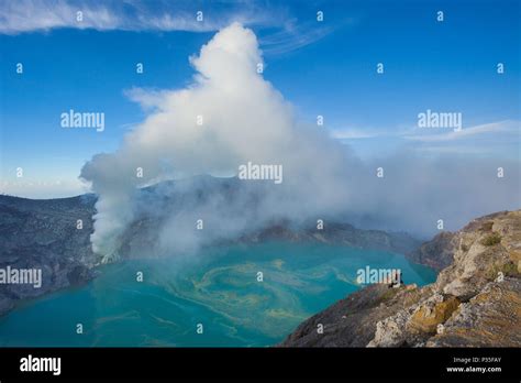 Ijen Volcano Hi Res Stock Photography And Images Alamy