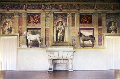 Sala Dei Cavalli In Palazzo Te Fornisce Ispirazione Per La Facciata Di