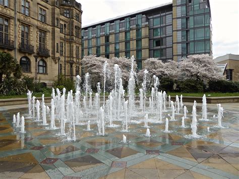 Sheffield Peace Gardens The Peace Gardens Are An Award W Flickr