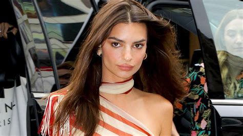 Nackt Auf Instagram Emily Ratajkowski Zieht Blank