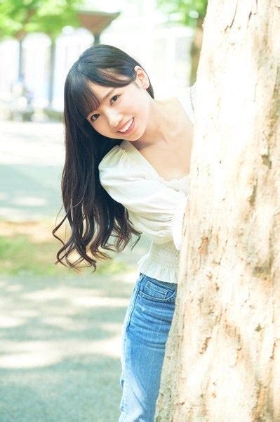 日向坂46・齊藤京子が純白ビキニで美バスト披露、水着姿の新写真公開 マイナビニュース