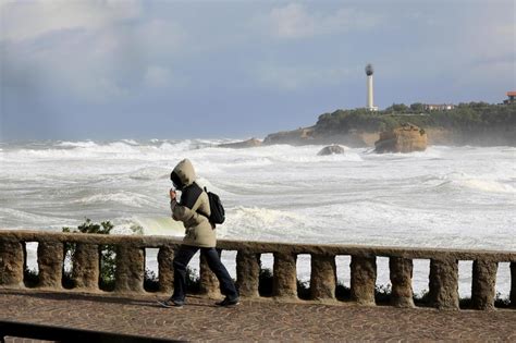 Vents violents les Pyrénées Atlantiques en vigilance orange des