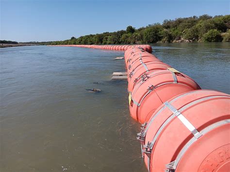 An Up Close Look At Gov Greg Abbotts Floating Wall In The Rio Grande