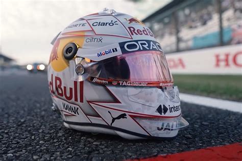 El casco especial de Checo Pérez para el GP de Japón de F1