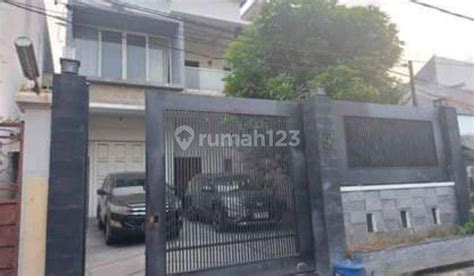 Rumah Dengan Taman Dijual Di Petemon Surabaya Terbaru 2024