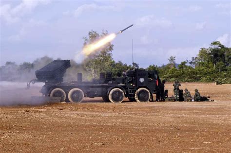 Foto Ketangguhan Prajurit Tni Al Saat Latihan Pendaratan Operasi