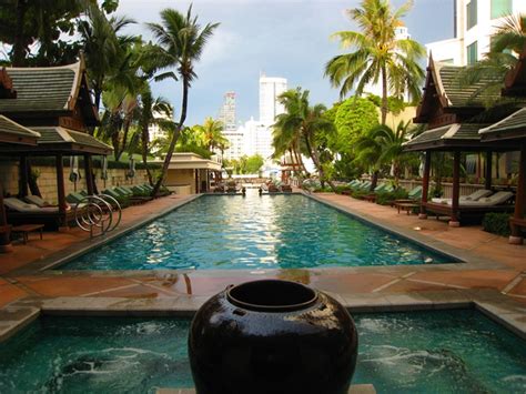 Peninsula Bangkok Hotel Review