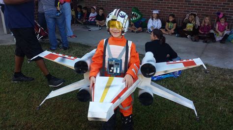 Adorable X-Wing Pilot Costume Comes Complete with Real Wings | Make: