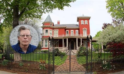 Stephen Kings House Is The Beating Heart Of Bangor Maine