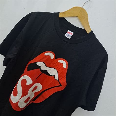 Kaos Rolling Stones Fesyen Pria Pakaian Atasan Di Carousell