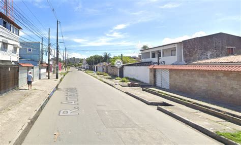 Menina De Anos Atacada Por C O No Grande Recife Local Diario De