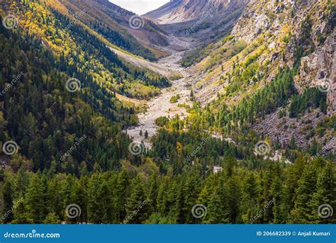 U Shaped Valleys Stock Image Image Of Adventurous Himalayas 206682339