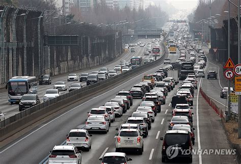 설 귀경 본격화 고속도로 곳곳 정체부산→서울 6시간20분 나무뉴스