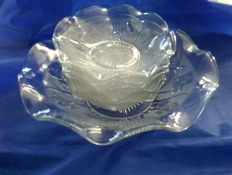 By Jeanette Glass A 7 Piece Set Of The Clear Glass Etsy Serving Bowl Set Serving Bowls