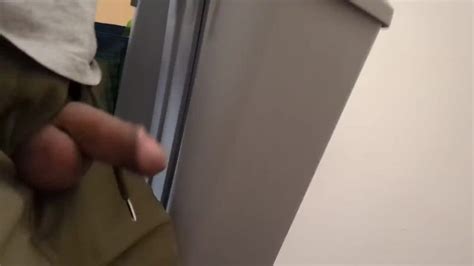 階段を上っている間に落ちた Pornhub Gay