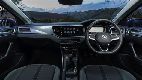 Volkswagen Polo Interior Layout & Technology | Top Gear