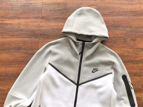 Ch Ndal Nike Tech Fleece Gris Y Blanco Calzetshop