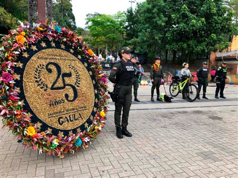 M S De Polic As Para La Feria De Las Flores