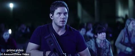 Chris Pratt Shows Off His Six Pack In The Tomorrow War Trailer Chris Pratt Pratt Six Packs