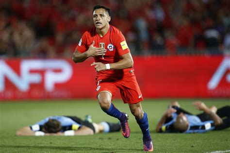 Chile Remonta Ante Uruguay Con Un Doblete De Alexis Y Se Acerca A Rusia