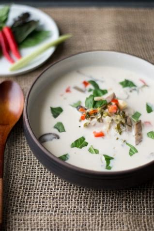 Tom Kha Gai Soupe Tha Au Poulet Et La Noix De Coco