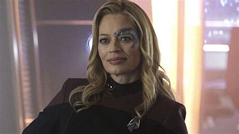 Jeri Ryan Says Voyager Was Unpleasant But Star Trek: Picard Grew Her