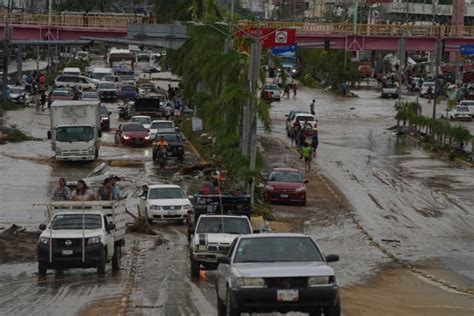 Hurricane Otis unleashes massive flooding in Acapulco, Mexico | The Comet