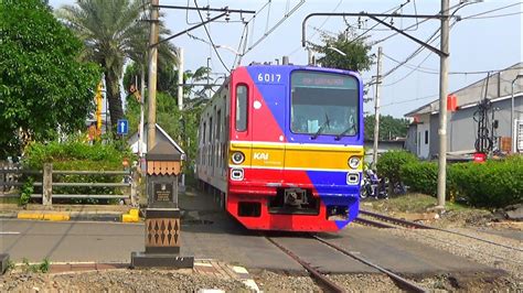 AKTIVITAS KERETA KRL COMMUTER DI PERLINTASAN JPL 40 KRAMAT JPL 30