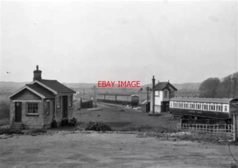 Photo 3 Car Suburban Dmu Set Departing From Sully Railway Station On A