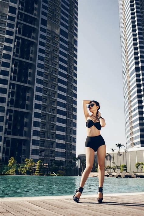 Naked Thu Thuy In The Viet Nam Personal Show