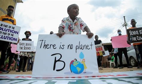 Miles de jóvenes en el mundo desfilan contra el cambio climático pese