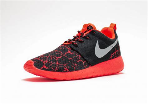 The Nike Roshe Run Gets Its Hottest Look Ever - SneakerNews.com