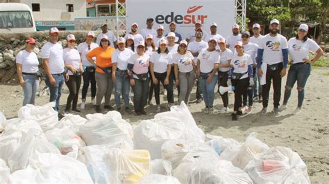 Edesur retira más de 1 000 libras de residuos de la Playa Manresa