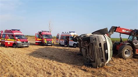 Doi adulţi şi 4 copii răniţi într un accident rutier în Timiș Ce s a