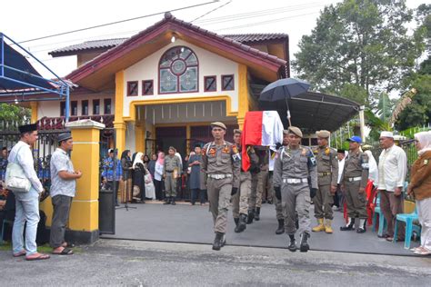 Wabup Bengkalis Bagus Santoso Lepas Jenazah Kadis Koperasi Dan Ukm