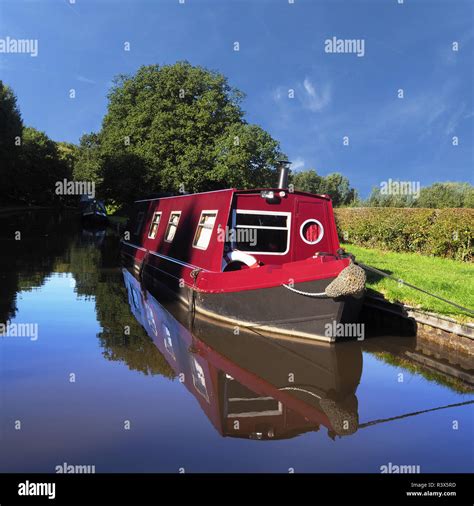 Narrow Boat Trip From Anglo Welsh S Trevor Boat Yard On The Llangollen