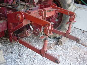 Used Farm Tractors For Sale 3 Point Hitch Farmall H M 2009 08 11