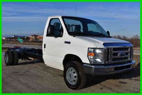 Ford E 450 Super Duty Cutaway Cab And Chassis 2012 Van Box Trucks