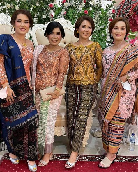 Pin Oleh Shaloom Mikha Di Kebaya Indonesia Pakaian Wanita Model